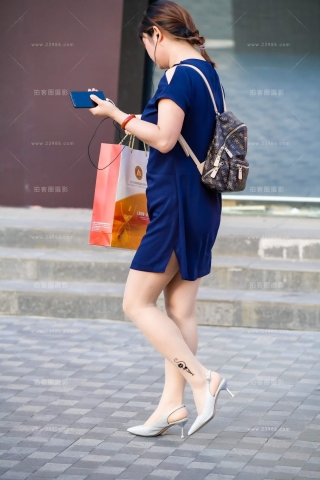 高跟深色群少妇