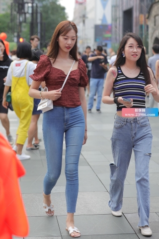 【凯恩赛贴】长腿紧牛美眉