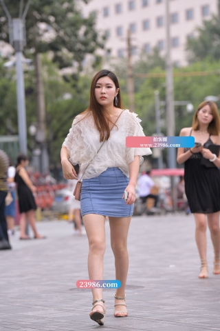 【街拍之魂赛帖】相当有气质的美女