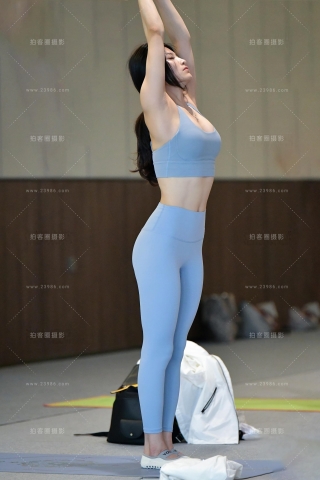 ★苗条柔美舒展瑜伽美女