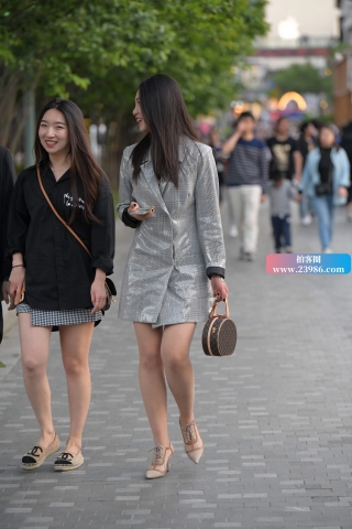 街拍丝袜妹