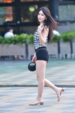 活力满满的小姐姐