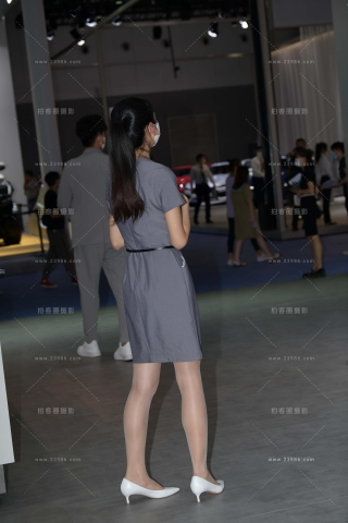 灰色连衣裙R丝小姐姐