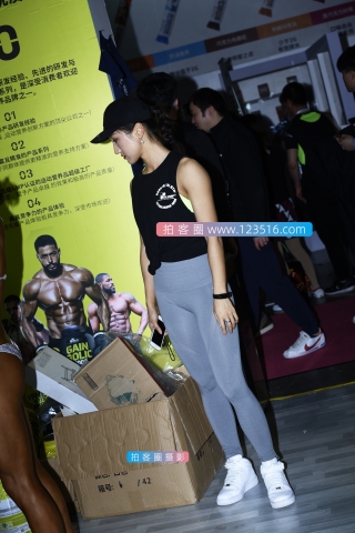 【咔喳赛贴】灰色紧身裤