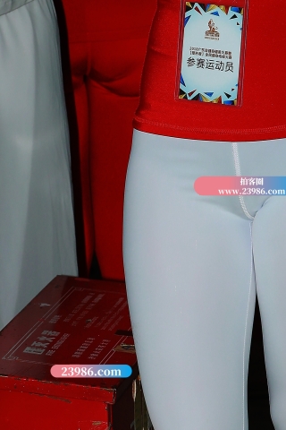 【视觉冲击赛帖】上红下白-瑜伽后台预热