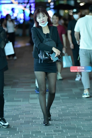 ★短裙黑丝袜美女