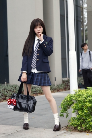 20250215一个很kawaii的jk肉丝美腿美眉【原图+视频】