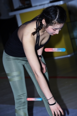 【咔喳赛贴】美女爱健身