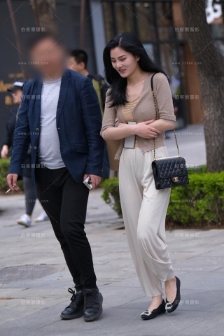 【街拍之魂赛帖】内敛的性感