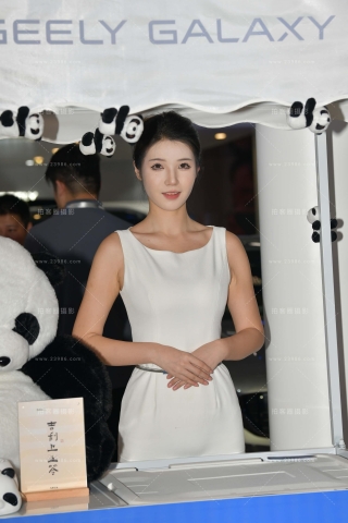 工作中的丝腿女孩