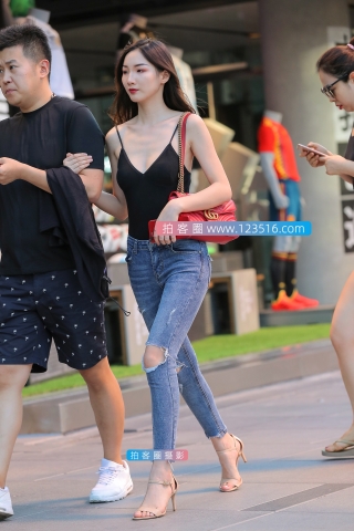 【街拍之魂赛帖】B81、最美的风景是笑意温软的你