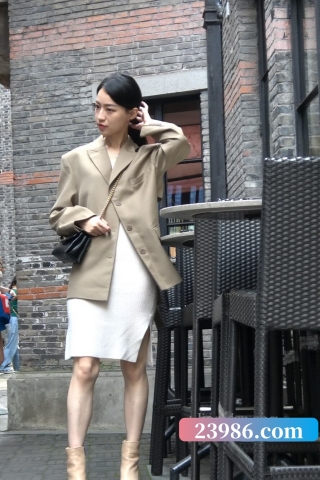 4K - 街拍气质美女 [1.46 GB/MP4]（视频版）