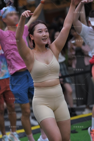 挥撒热汗的米色五分钟