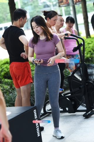 【咔喳赛贴】略显丰满的紧身裤