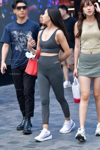 ★紧身瑜伽裤韵味美女