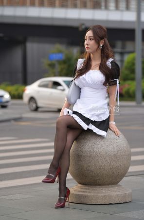 街拍女仆装，嘿丝美女