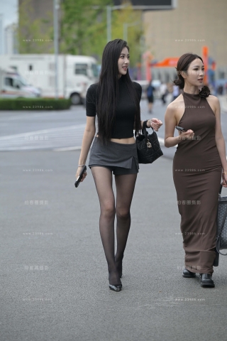 苗条黑丝美腿气质美女