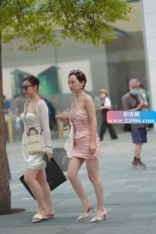 街拍粉色群贵妇