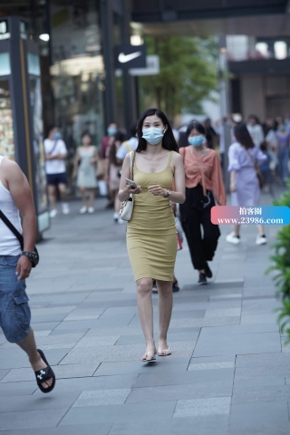 极品好身材修身裙女子