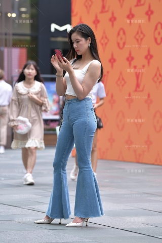 【视觉冲击赛贴】高挑好身材，紧牛小姐姐