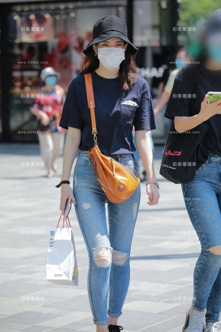 【玻璃赛帖】蓝色紧身裤