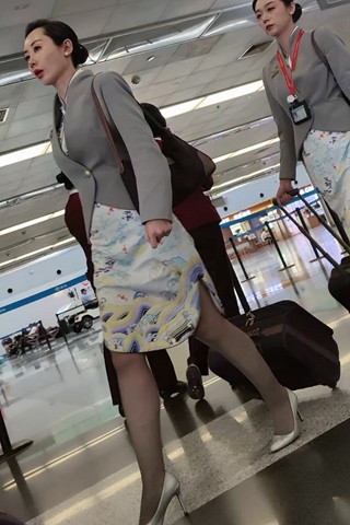 手机4k视频，海航国际航班乘务大长腿灰丝（视频版）