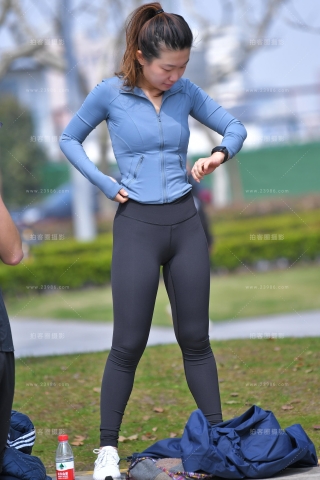 跳跃时出了一些尴尬状况