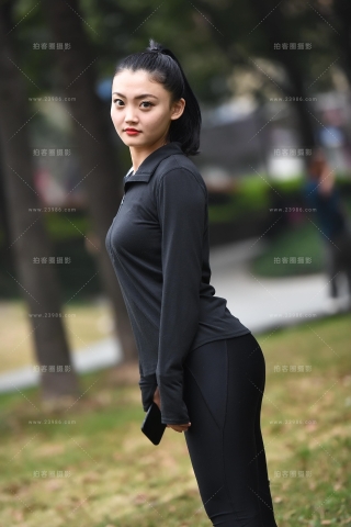 【咔喳赛贴】路遇健身妹妹