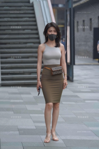 搭讪修身一步裙美姐