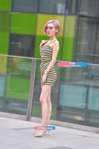 【红石赛帖】长腿高跟时尚美女