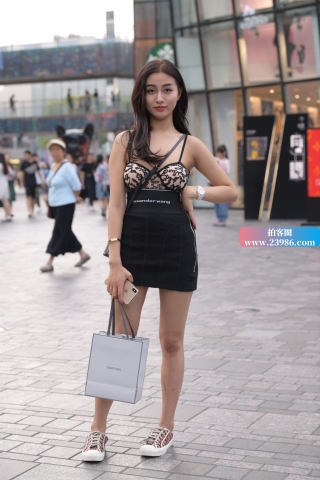 漂亮的时尚小姐姐