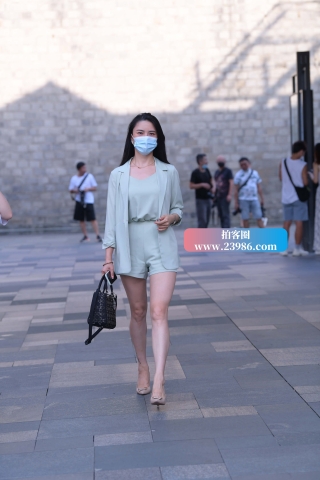 搭讪高跟美女MM