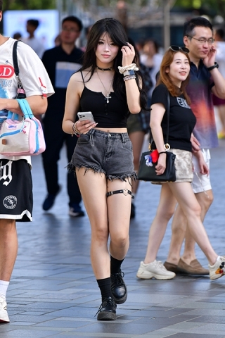 ★爱心牛仔热裤美女