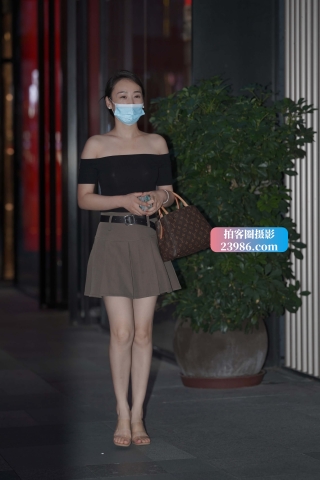 夜拍JK短裙美腿美姐