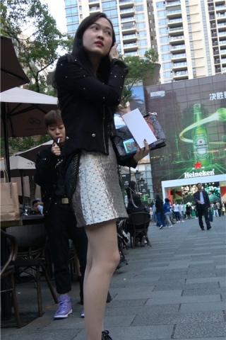 街拍丝袜气质美女摆拍 [1.62 GB/MP4]（视频版）