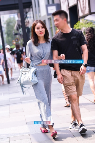 【街拍之魂赛帖】温和典雅的美女