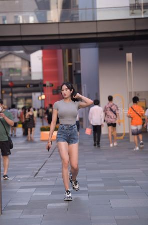 搭讪马尾辫热牛女孩 真好身材