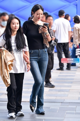 ★长腿苗条牛仔裤美女