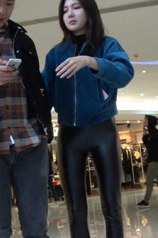 4k-超性感紧身皮裤苗条身材街拍女神第二集 [1.99 GB]（视频版）