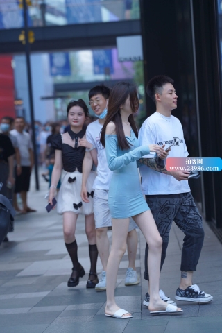 紧身包臀超短裙女友