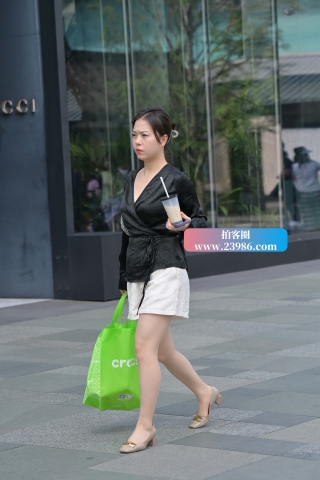 高颜值美腿配R丝无敌了~