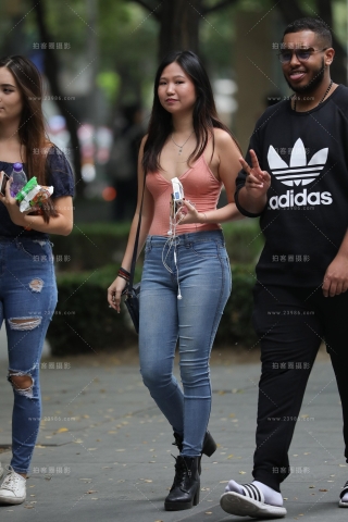 下盘饱满的紧牛