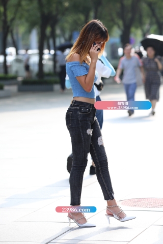 【视觉冲击赛帖】逆光下的紧牛美眉