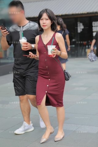 【凯恩赛贴】修身翘臀小妹