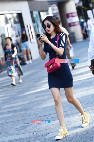 【咔喳赛贴】兰裙墨镜