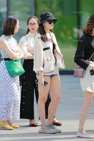 【玻璃赛贴】牛仔热裤美女