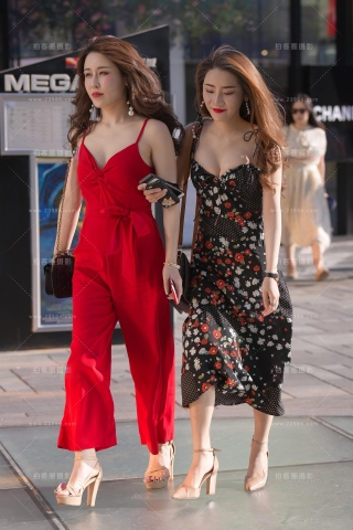 【街拍之魂赛帖】两个美女