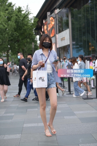 好亲切的邻家小姐姐~