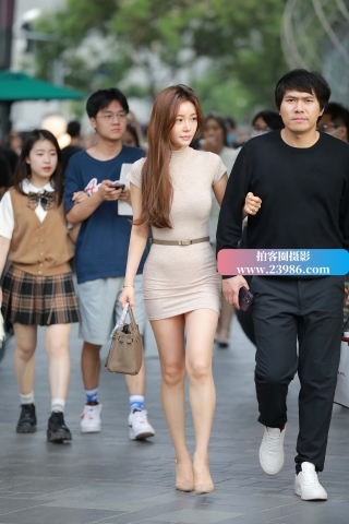 包臀短裙长腿美女