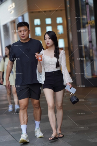 美腿漂亮白皙小姐姐